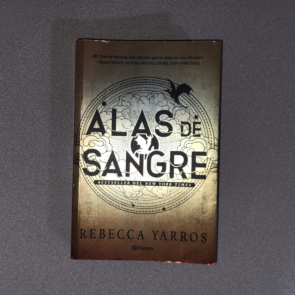 Alas de Sangre Hardcover Book - Picture 2 of 13